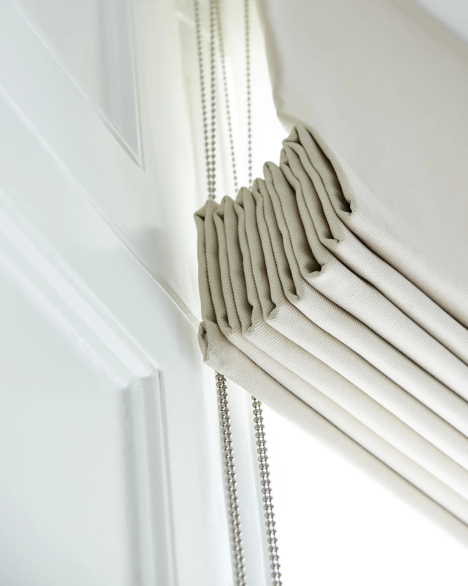 The Ultimate Guide to Roman Blind Lining stitched.co.uk